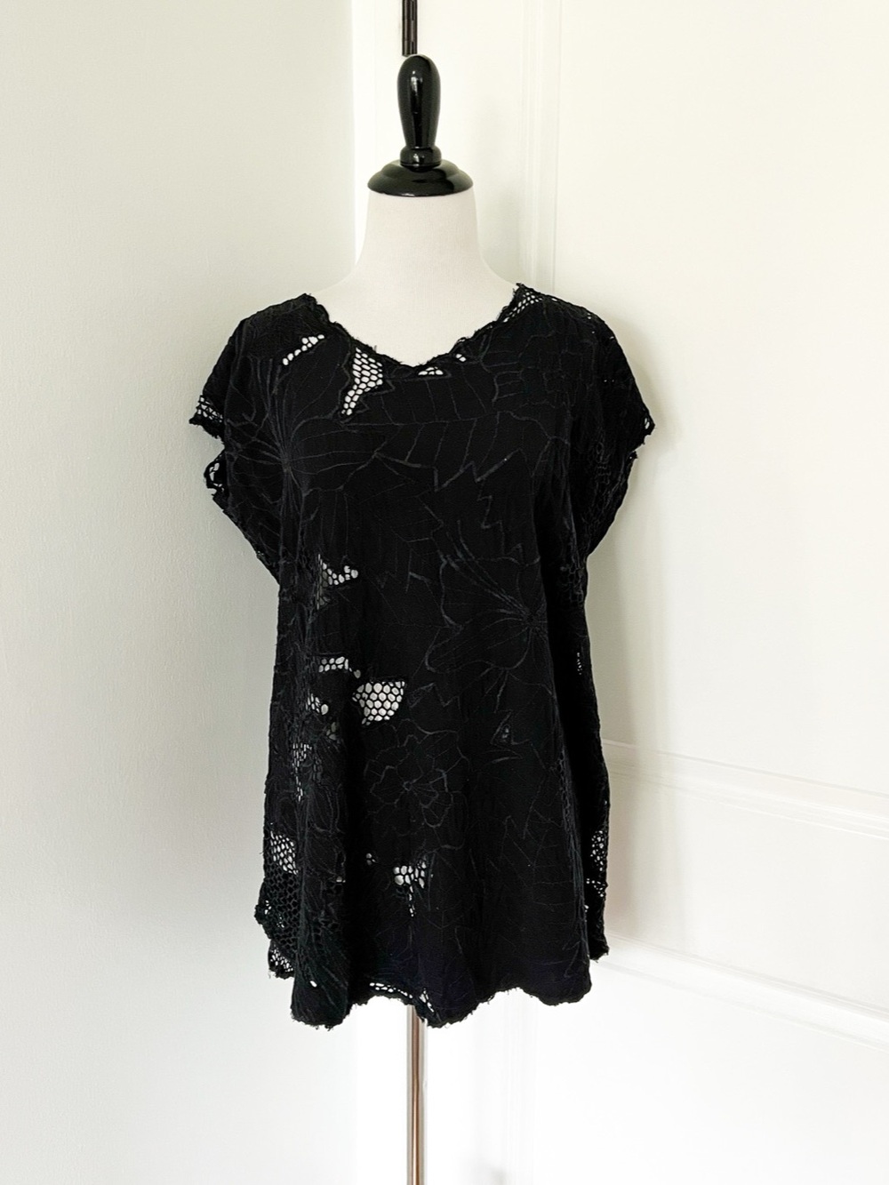 Black Floral Lace Short Sleeve Top